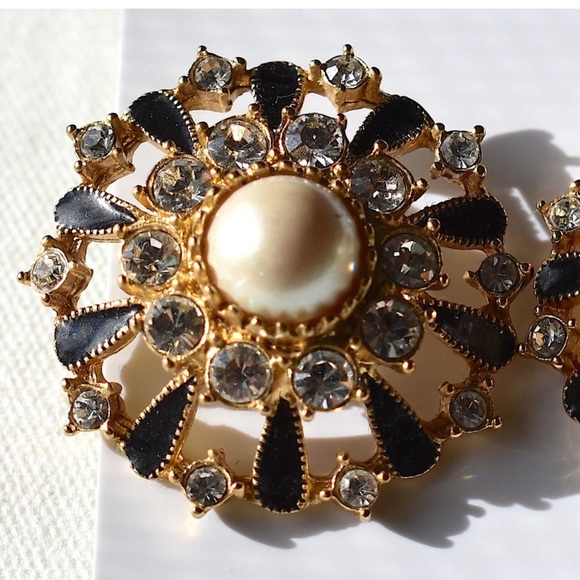 Kate Spade Tuxedo Pearls Black/ Crystal/ Cream Pearl Stud Earrings - Picture 5 of 6